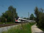 RABe 521 der Regio S-Bahn Basel zusammen mit einem RABe 526  Seehas  als SBB 79850 Konstanz - Engen zwischen Markelfingen und Radolfzell.