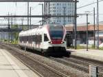 SBB - Triebzug RABe 521 018 unterwegs auf der S4 nach Frick bei der einfahrt im Bahnhof Prattelen am 25.05.2012