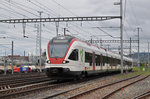 RABe 521 016, auf der S1, fährt zum Bahnhof Muttenz.