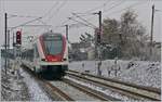 Immer wieder faszinierend, die relativ grossen französischen Lichtsignale, welche nun auch die Station Grandvillard auf der Strecken Delle - Belfort zieren und recht gut zum ausfahrenden SBB RABe