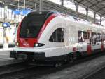 Der Fabrikneue RABe 522 201 mit der neuen Front im Bahnhof Olten, 11.09.2010.