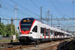 RABe 523 048, auf der S3, verlässt den Bahnhof Pratteln.