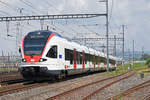 RABe 523 001, auf der S3, fährt zum Bahnhof Muttenz.