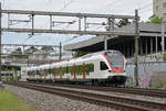 RABe 523 056, auf der S1, fährt Richtung Bahnhof Muttenz.