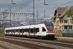 RABe 523 038, auf der S23, fährt beim Bahnhof Rupperswil ein.