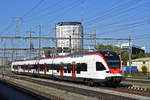 RABe 523 053, auf der S3, fährt beim Bahnhof Pratteln ein.