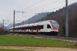 RABe 523 036, auf der S3, fährt Richtung Bahnhof Gelterkinden.