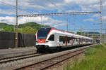 RABe 523 063, auf der S3, verlässt den Bahnhof Gelterkinden.