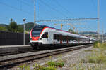 RABe 523 045, auf der S3, verlässt den Bahnhof Gelterkinden. Die Aufnahme stammt vom 12.08.2021.