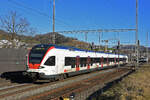 RABe 523 039, auf der S3, verlässt den Bahnhof Gelterkinden.