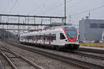 RABe 523 044 durchfährt den Bahnhof Rupperswil.