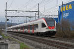 RABe 523 038, auf der S3, fährt am 26.02.2024 Richtung Station Itingen.