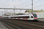 Doppeltraktion, mit den RABe 523 004 und 523 067, auf der S23,fährt am 23.03.2026 beim Bahnhof Rothrist ein.