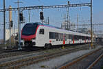 RABe 523 005-9 durchfährt am 08.12.2022 auf einer Testfahrt den Bahnhof Pratteln.