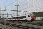 RABe 523 510-1 Mouette durchfährt am 22.12.2022 den Bahnhof Pratteln.