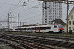 RABe 523 011-9 Mouette durchfährt am 17.01.2023 den Bahnhof Pratteln.