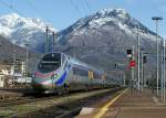 Der SBB  ETR 610 (Pinocchio) trifft aus Genve in Domodossola ein und wird nach einem kurzen Halt nach Venezia SL weiterfahren.