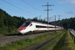 ETR 610 006 fhrt am Morgen des 30.06.2013 als EC 51 von Spiez Richtung Ltschberg-Basistunnel, aufgenommen kurz vor Mlenen.