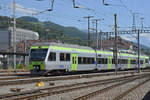 RABe 525 025-3 NINA verlässt den Bahnhof Thun.