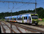 BLS - Werbetriebwagen RABe 525 015-4 bei der ausfahrt aus dem Bahnhof von Sumiswald-Grünen am 08.06.2019