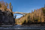 Am 28.03.2021 sind zwei unbekannte BLS Doppel RABe 525  NINA  als S6 15665 von Schwarzenburg nach Bern unterwegs und konnten hier auf der Schwarzwasserbrücke aufgenommen werden.