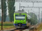 bls - NINA Triebzug RABe 525 028 als Regio von Bren an der Aare nach Lyss unterwegs in Dotzigen am 31.08.2008