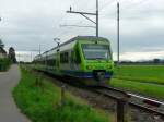 BLS - Triebwagen RABe 525 010-5 unterwegs bei Kallnach am 12.05.2011