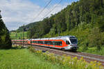 Doppeltraktion, mit den RABe 526 207 und 526 048-4 der SOB fährt Richtung Bahnhof Tecknau.