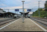 RABe 526 769-5 (Stadler GTW) der S-Bahn St. Gallen (Thurbo AG) als S7 von Rorschach (CH) nach Weinfelden (CH) trifft auf zwei unbekannte RABe 526 als S2 von Altstätten SG (CH) nach St. Gallen (CH) im Bahnhof Rorschach (CH).
[10.7.2018 | 20:33 Uhr]