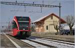 Der SBB RABe 526 263 als Regionalzug 7317 von Moutier nach Biel/Bienne hat nun Sonceboz-Sombeval erreicht und wird hier auf den von La Chaux-de-Fonds kommenden RABe 526 warten um dann gemeinsam nach