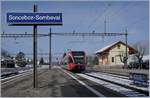 Der SBB RABe 526 280 erreicht von La Chaux-de-Fonds kommend Sonceboz-Sombeval und wird dann an den hinter meinem Rücken stehend GTW ankuppeln.