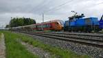 Da reicht die Länge des Auszieh-/Stumpengleises des Stadler-Werkes in Erlen gerade so aus, dass der im Hintergrund zu sehende KISS der Westbahn noch rangieren kann.