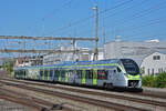 Fabrikneuer RABe 528 202-5 MIKA der BLS durchfährt den Bahnhof Rupperswil.