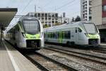 BLS MIKA RABe 528 111  La Chaux-de-Fonds  als IR66 nach La Chaux-de-Fonds überholt am 11.10.22 den RABe 528 119 im Bahnhof Bümpliz Nord.