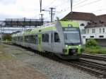 BLS - Triebzug RABe 535 107 bei der einfahrt im Bahnhof Kerzers am 31.08.2014