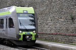 Rabe 535 (Lötschberger) der BLS erreicht am 9.8.16 den Bahnhof Goppenstein