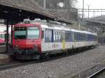 SBB  - Regio mit RBDe 4/4 560 075-4 nach Villeneuve bei leichtem Schnnefall im Bahnhof von Vevey am 24.03.2008