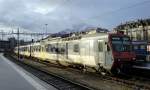 Der Bahnverkehr verliert an Farbe: Der RBDe 560 130-7  Les Geneveys s/Coffrane  wird am 05.12.2011 nach seinem RE-Dienst in Luzern abgestellt.