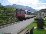 Der RBDe 560 026-7 ''Versoix'' fuhr am 25.5.06 als RE 3978 ''Glarner Sprinter'' in Mitldi ein.