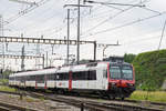 RBDe Domino 560 299-0 durchfährt den Bahnhof Pratteln.