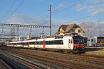 RBD Domino 560 295-8, auf der S29, fährt beim Bahnhof Rupperswil ein.