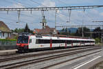 RBDe 560 279-2, auf der S29, wartet beim Bahnhof Rupperswil.
