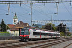 RBDe 560 300-6, auf der S29, wartet beim Bahnhof Rupperswil.