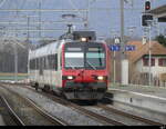 tpf / SBB - Regio von Ins nach Romont bei Rangierfahrt im Bhf.