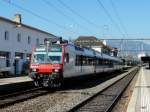 SBB - Regio mit dem Triebwagen RBDe 4/4 560 300-6 an der Spitze bei der Ausfahrt aus dem Bahnhof Yverdon-les-Bains am 04.09.2013