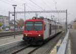 Der ex MThB  RBDe 561  im Regionalzugeinsatz auf der  Alten Hauensteinline  von Olten nach Sissach erreicht hier den Endbahnhof Sissach.