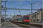 Der mittlerweile ausrangierte SBB NPZ erreicht als Regionalzug 7257 von Yverdon kommend Neuchâtel und wird als RE 18122 um 8:22 nach Frasne fahren.