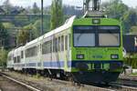 Der abgestellte ABt 975 mit seinem Pendel am 15.4.24 beim Bahnhof Uetendorf.