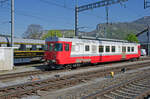 Freitag den 12.04.2024 um 10:57 Uhr in Oensingen. Im Bahnhof Oensingen auf Gleis 1 steht der RBDe 94 85 7567 174-8 CH-OeBBH. Es handelt sich hierbei um den ehemaligen TRAVYS (Transports Vallée de Joux–Yverdon-les-Bains–Ste-Croix) Triebwagen welcher zwischen Le Brassus – Le Day – (Vallorbe) bei der ehemaligen PBr verkehrte. Heute verkehrt er als 38346 von Oensingen nach Fleurier (NE) im Val-de-Travers. Am Montag den 15.04.2024 verkehrt er als 38353 wieder von Fleurier (NE) nach Oensingen zurück. Koordinaten GMS (Grad, Minuten, Sekunden): N 47° 17’ 3.7’’ O 7° 42’ 33.7’’