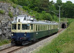 Der BCFe 4/6 736  Leichttriebzug  BLAUER PFEIL  auf Sonderfahrt bei Chambrelien am 21.